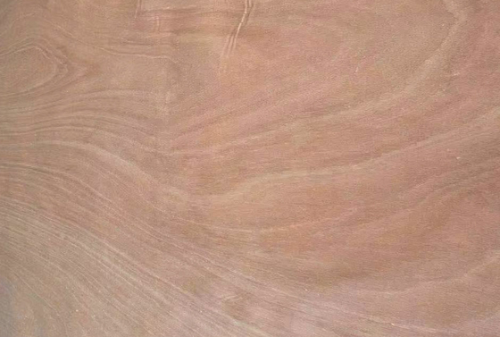 0.1-0.5 мм Okoume Wood Veneer Rotary Peeled Veneer 1270 мм*2500 мм
